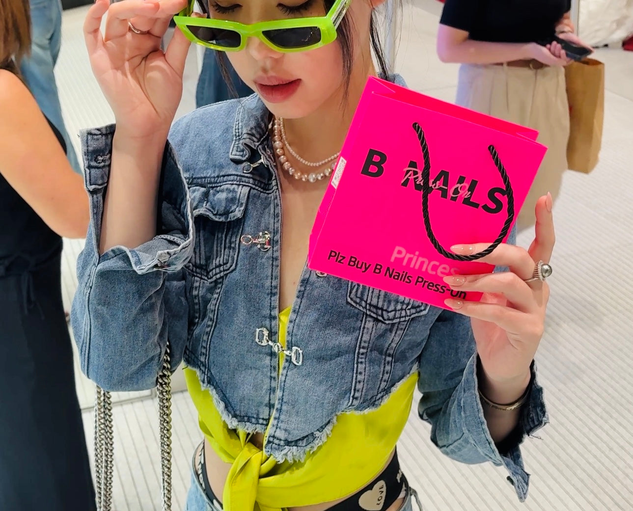B Nails