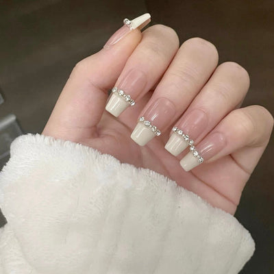 Milky French 奶白法式镶钻