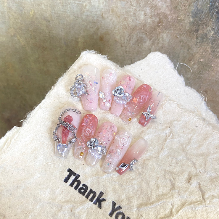 | Pink bubble | Pure manual wearing of finished nail patch temperament chain love nail removable
