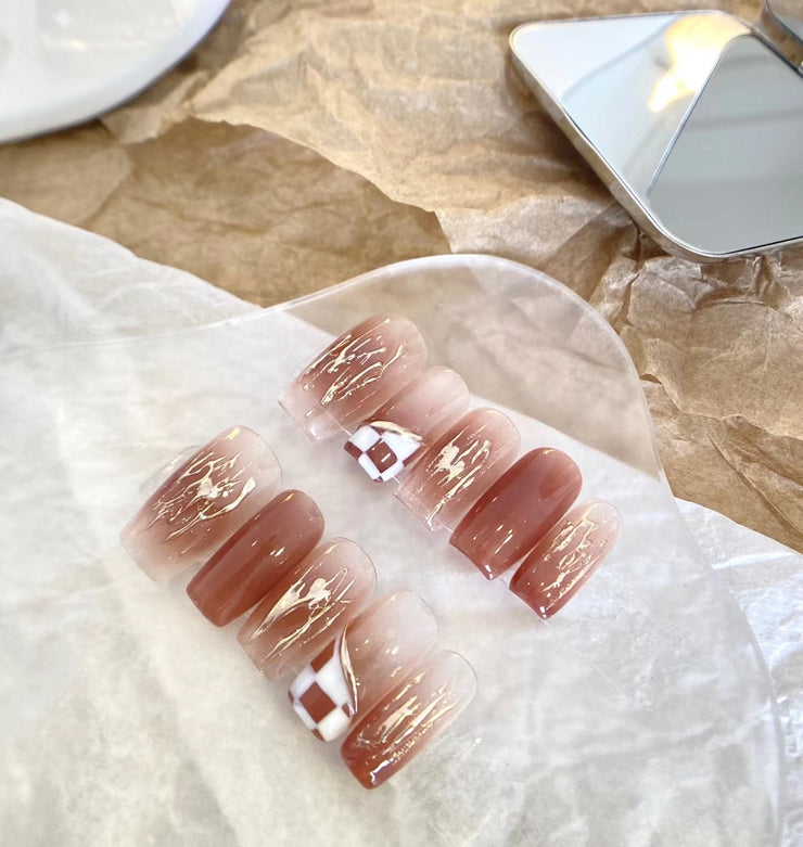 Brown White Grid 枫叶棋盘