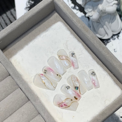Watercolor painted, exquisite manicure with high difficulty 春