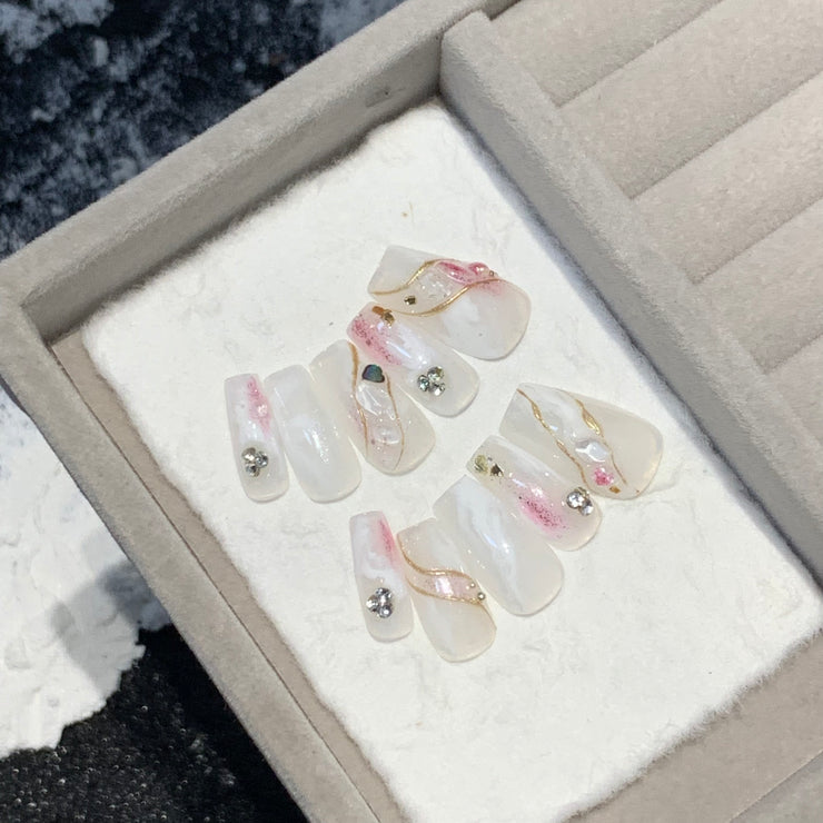 Watercolor painted, exquisite manicure with high difficulty 春