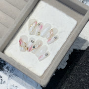 Watercolor painted, exquisite manicure with high difficulty 春