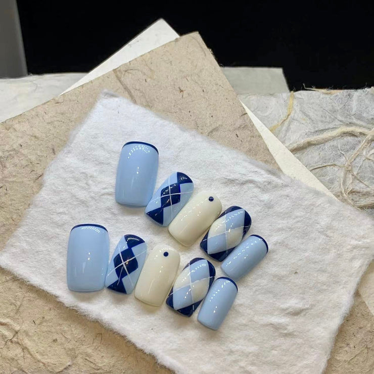 Blue sweater design 蓝毛衣